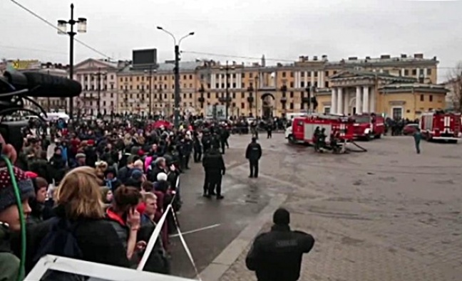 Rosyjskie służby postawione na nogi po zamachu w petersburskim metrze