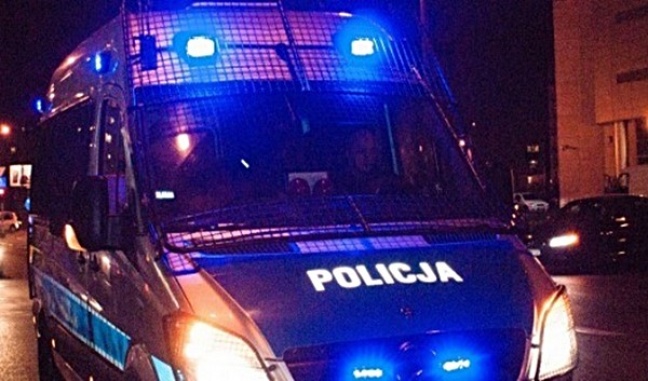 Nagi i pijany mężczyzna zrobił rozróbę w ośrodku wczasowym
