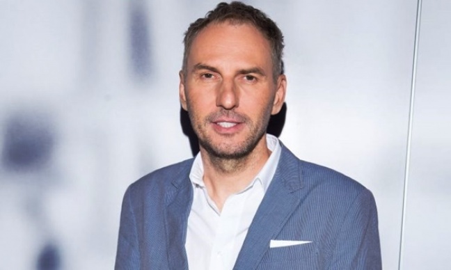 Polski show-biznes jest trochę jak nasza wieś. Naszym gwiazdom daleko do światowych