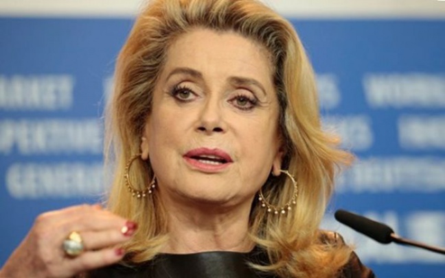 Catherine Deneuve apeluje do Polaków żeby zmienili rząd