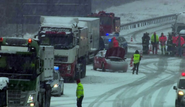 Sześć samochodów zderzyło się na autostradzie A4